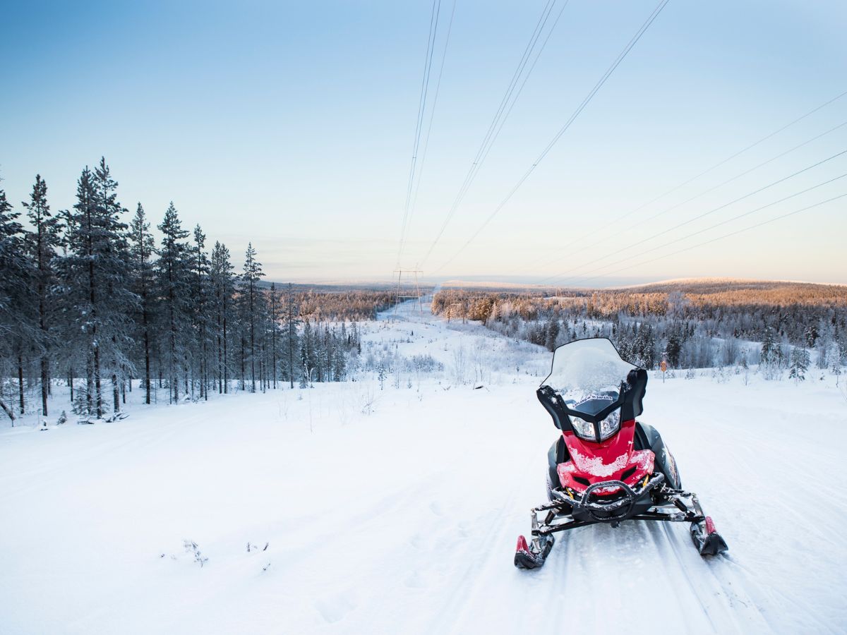 要有駕照才可體驗的雪地電單車